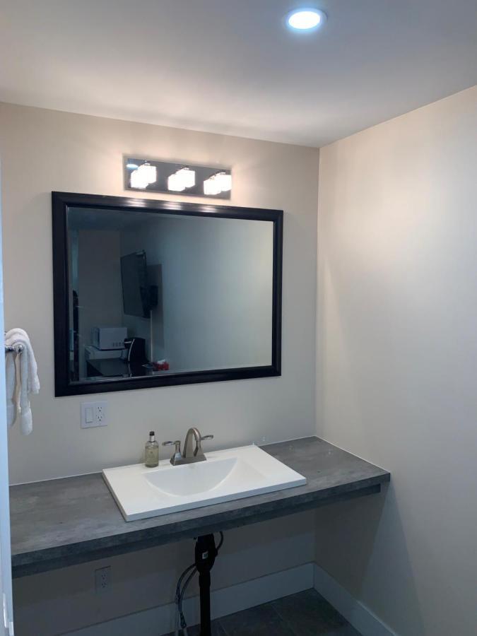 Westport Station Motel Bagian luar foto