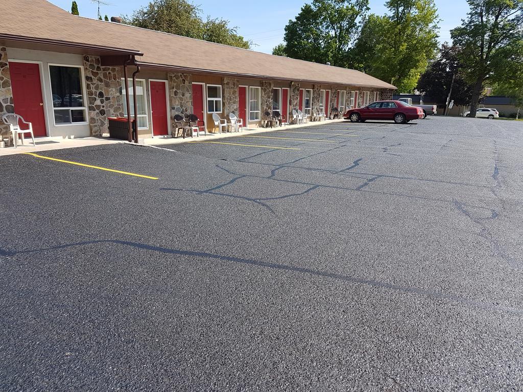 Westport Station Motel Bagian luar foto